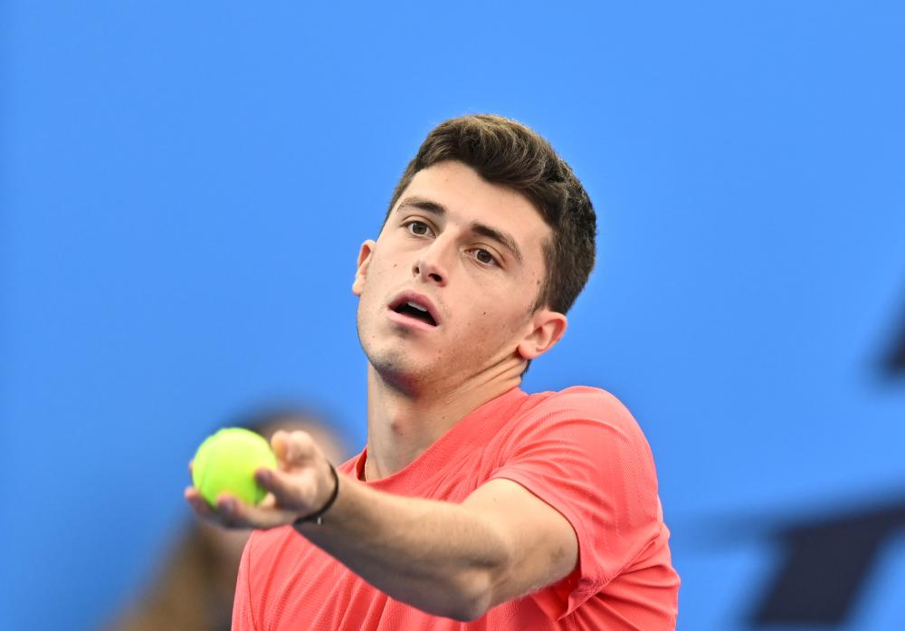 客场2-1力克中国香港，新加坡时隔41年重返亚洲杯正赛